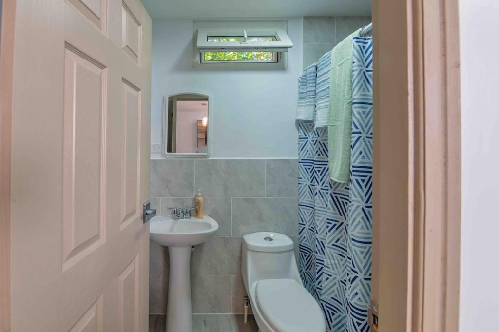 Cozy Beach Villa At The Shores 5 Minutes From The Beach 西区 外观 照片