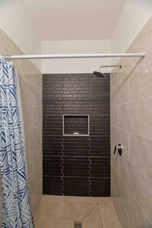 Cozy Beach Villa At The Shores 5 Minutes From The Beach 西区 外观 照片